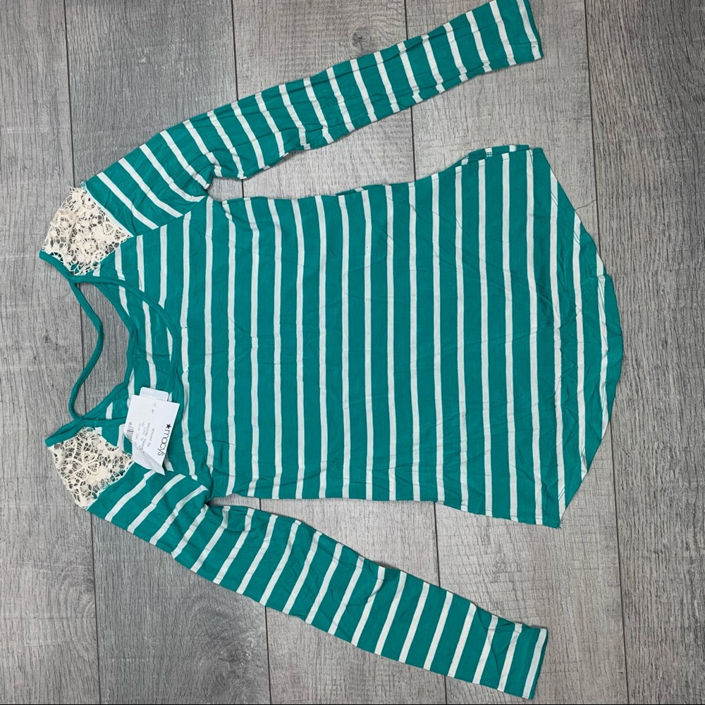 HIPPIE ROSE CROCHET SHOULDER STRIPED SHIRT - SMALL - Picture 2 of 3